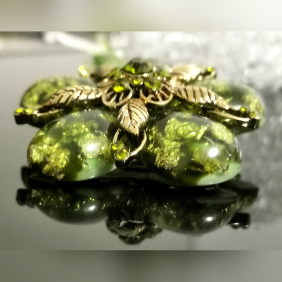 Vintage Joan Rivers Flower Rhinestones Pin Lucite Gold Confetti Flecks Brooch - Picture 3 of 8